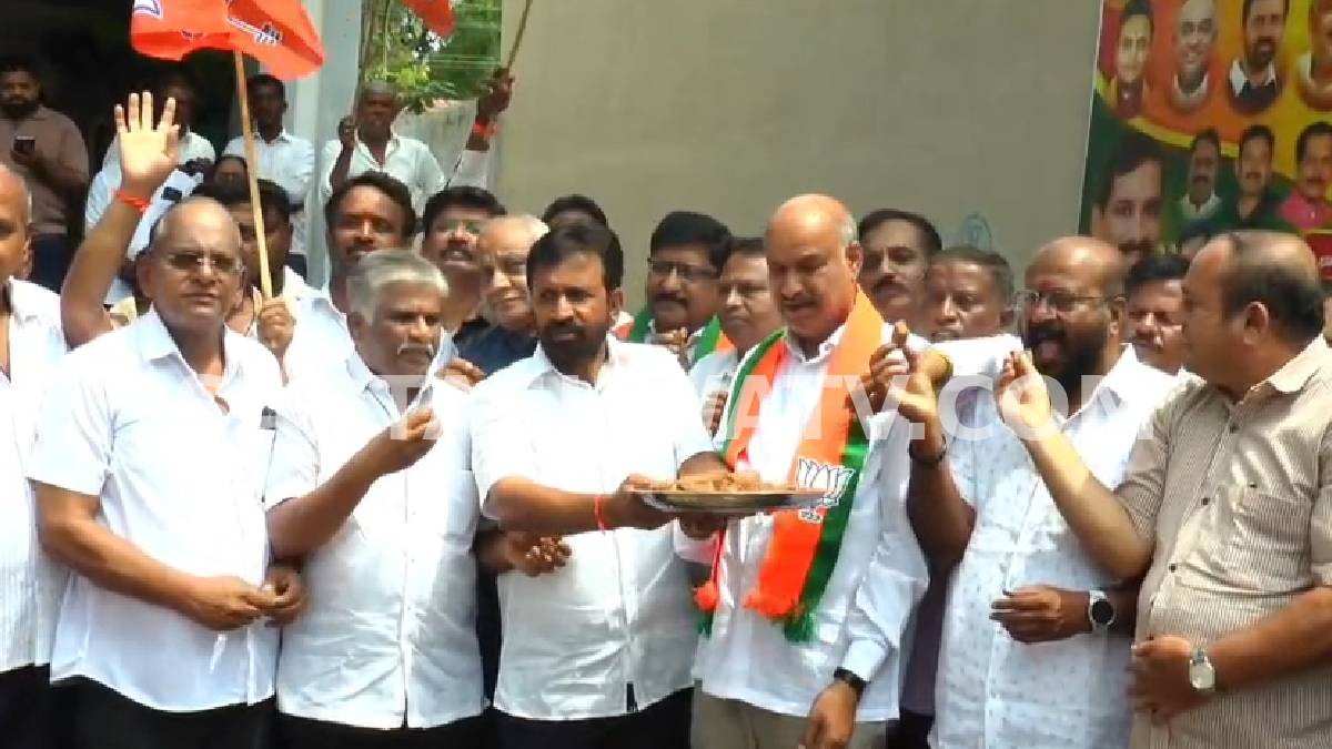 ವಿಧಾನ ಪರಿಷತ್ ಚುನಾವಣೆಯಲ್ಲಿ ಭರ್ಜರಿ ಜಯ - ಸಾಂಸ್ಕೃತಿಕ ನಗರಿ ಮೈಸೂರಿನಲ್ಲಿ ಕಮಲ ಪಾಳಯದ ವಿಜಯೋತ್ಸವ, ಮುಗಿಲು ಮುಟ್ಟಿದ ಸಂಭ್ರಮ!!