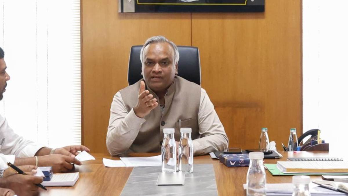 Karnataka: Home Minister Priyank Kharge Imposes Ban on Minors in Bars and Pubs; Adopts Zero-Tolerance Policy