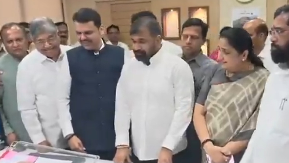 Another Blow to Uddhav Thackeray: Sachin Ahir Joins Eknath Shinde's Shiv Sena, Files Nomination for MLC Deputy Chairman