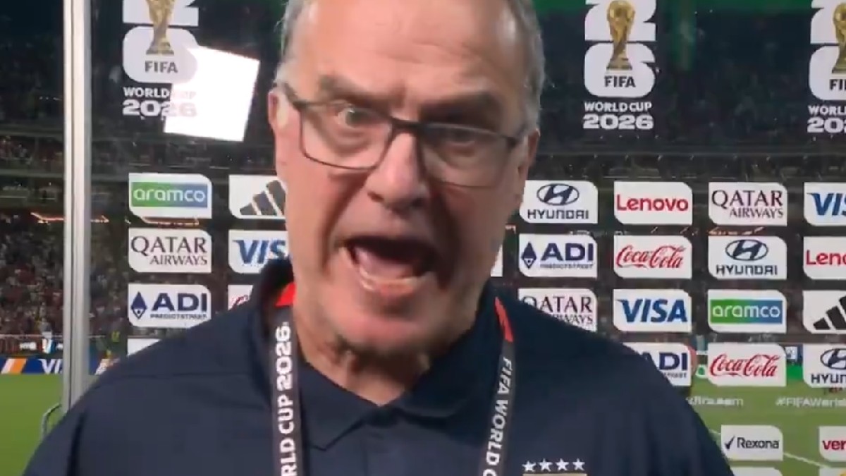 Marcelo Bielsa Accepts Blame After Uruguay's Shock World Cup Exit Following Heated Press Conference