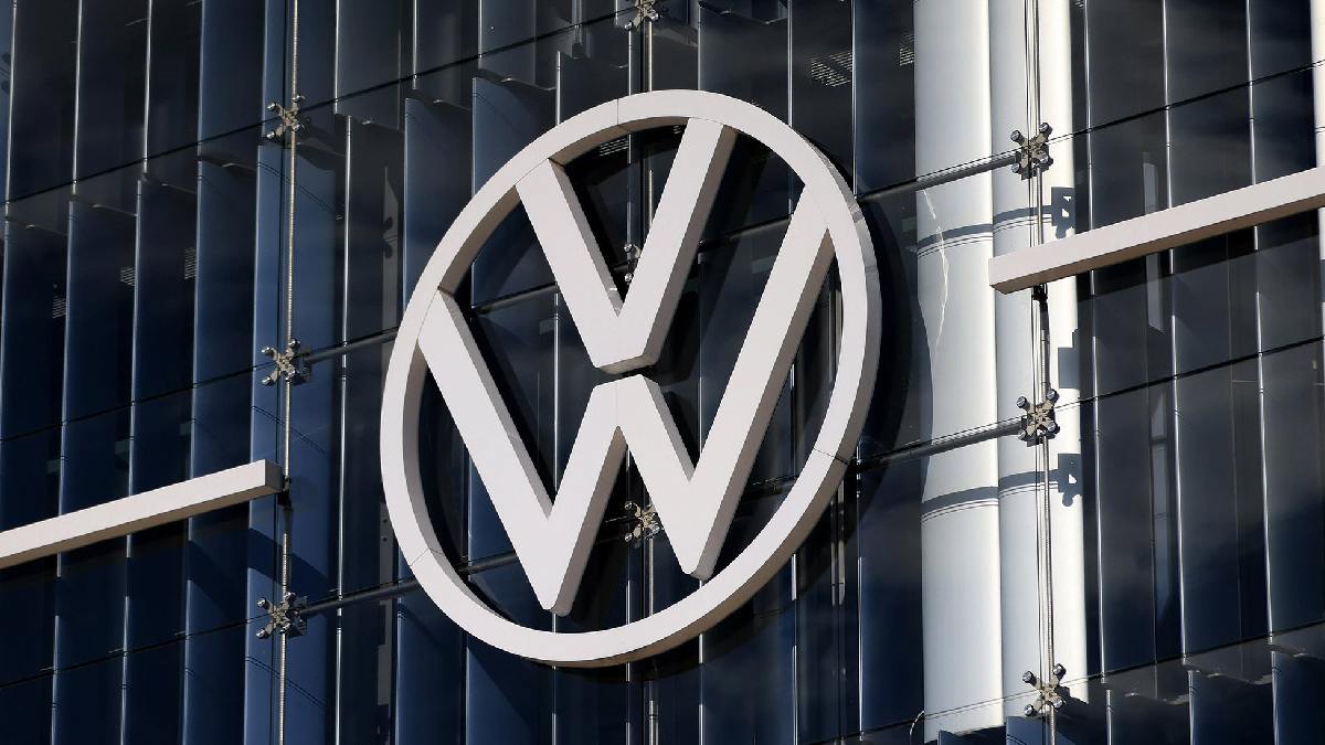 Volkswagen Layoffs: Why the Auto Giant Could Cut Up to 1,00,000 Jobs in Its Biggest Restructuring Yet