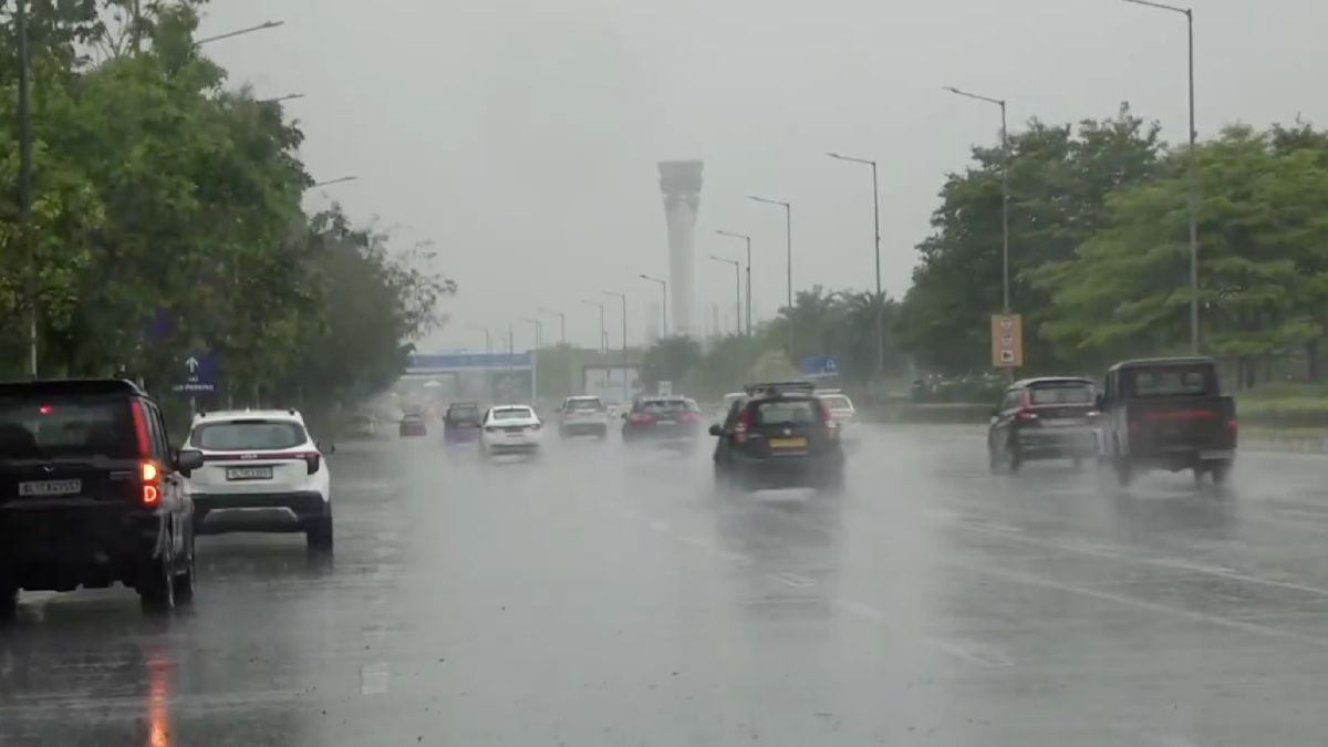 Rain and Strong Winds Lash Delhi, Bringing Relief and Disruptions