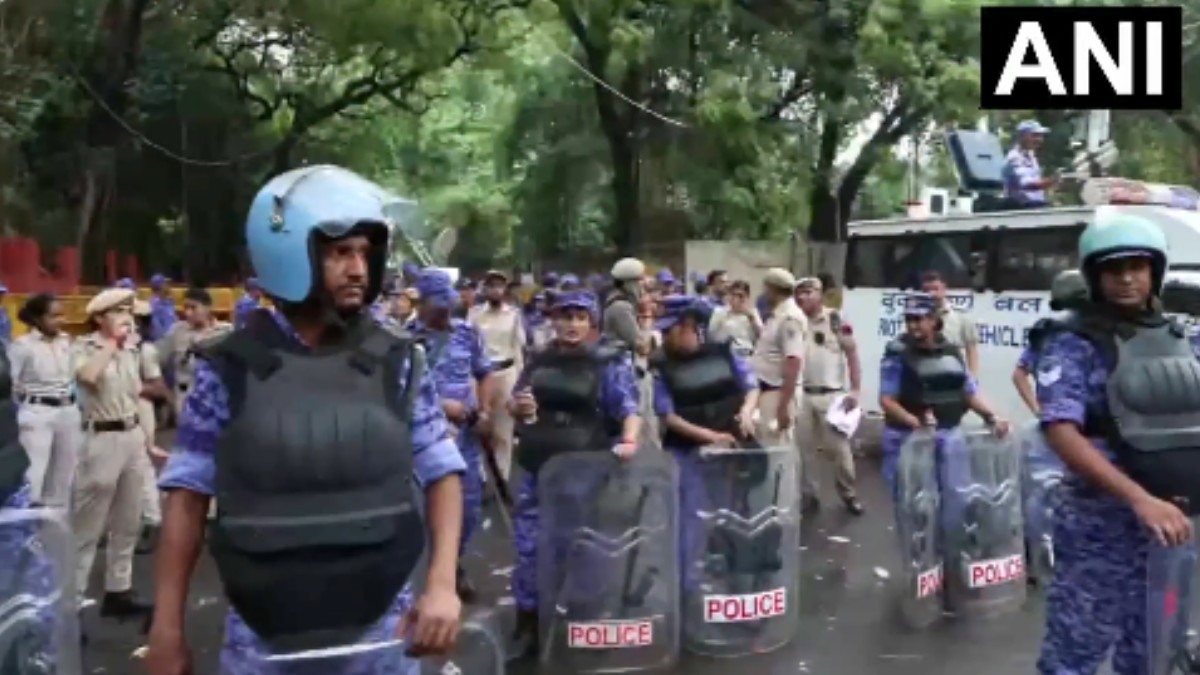 Delhi Security Heightened: RAF and Police Deployed at Jantar Mantar Ahead of CJP March to Parliament | Photo Credit: https://x.com/ANI