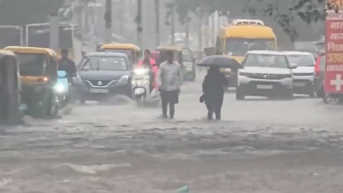 Monsoon Mayhem in Gurugram: Heavy Rain Sparks Massive Traffic Jams, Waterlogging and Road Cave-In