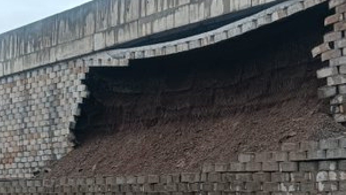 Nippani Highway Embankment Collapse | Photo Credit: https://x.com/AasmaLiyakat