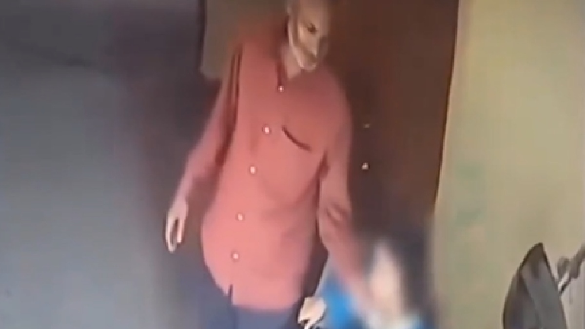 Hyderabad CCTV Horror: Man Accused of Inappropriately Touching 9-Year-Old Girl in Jiaguda