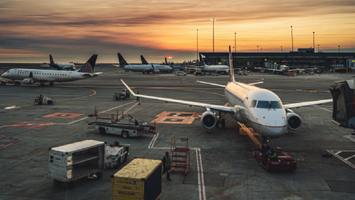 Adani Enterprises Denies Plans to Launch Airline | Photo Credit: www.pexels.com