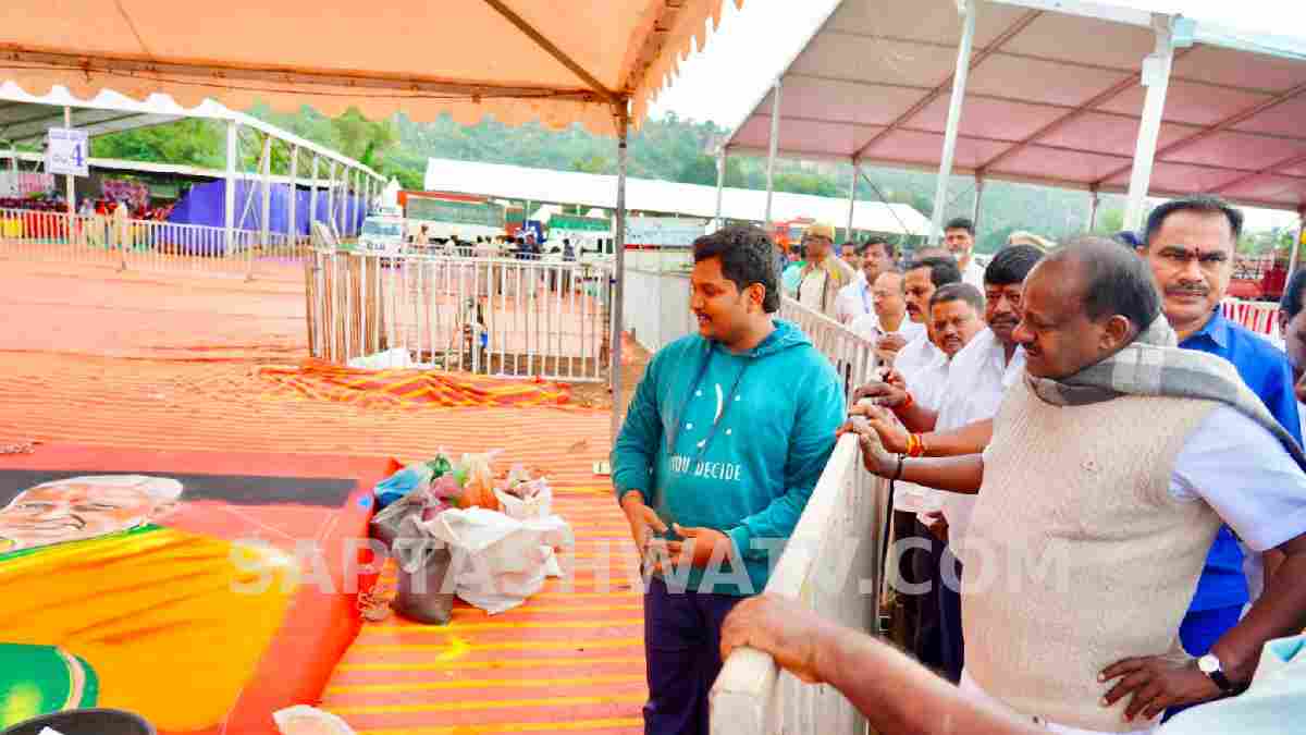 ಮೈಸೂರಿನ ಕಲಾವಿದ ಮಹದೇವು ಕಲಾ ನೈಪುಣ್ಯಕ್ಕೆ ಮನಸೋತ ಹೆಚ್.ಡಿ. ಕುಮಾರಸ್ವಾಮಿ - 'ಅಮ್ಮನ' ರಂಗೋಲಿಗೆ ಭಾವಪೂರ್ಣ ನಮನ!!