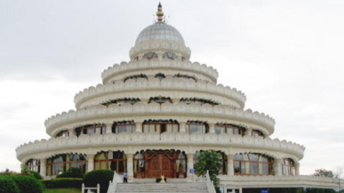 ರವಿಶಂಕರ್ ಗುರೂಜಿ ಆಶ್ರಮದ ವಿರುದ್ಧ ಗಂಭೀರ ಆರೋಪ | Photo Credit: https://www.artofliving.org