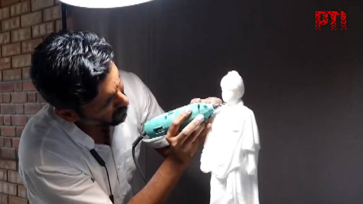 Arun Yogiraj Creates Swami Vivekananda Sculpture for PM Modi | Photo Credit: https://x.com/PTI_News