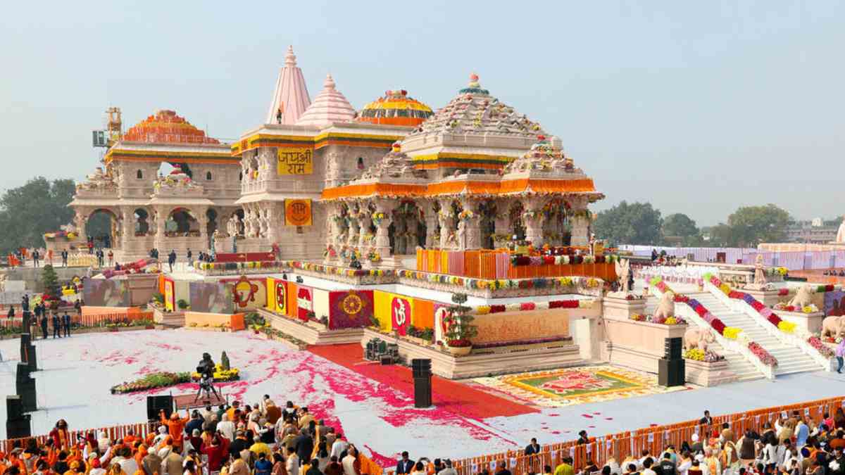 Ayodhya Ram Temple Donation Theft Exposed After Security Guard Finds ₹40,000 in Toilet
