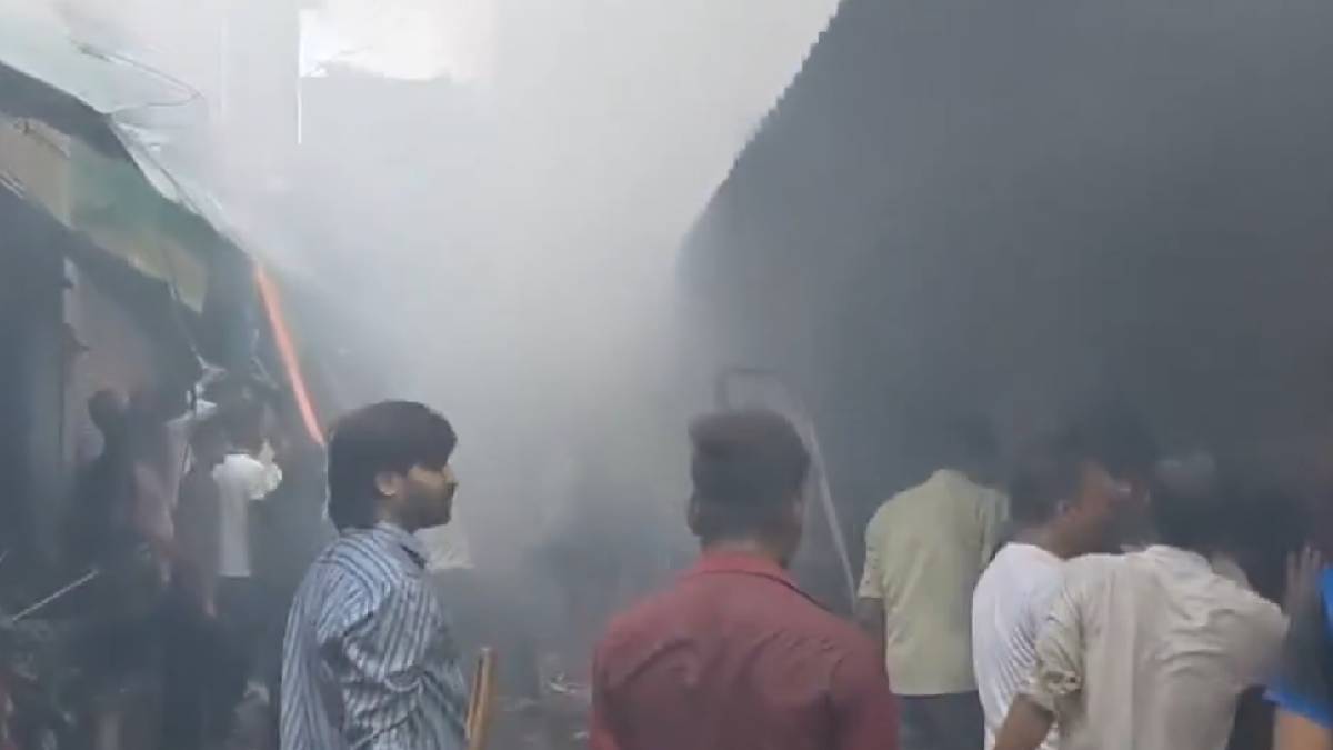 Massive Fire Breaks Out at Clothing Store in Uttar Pradesh's Banda