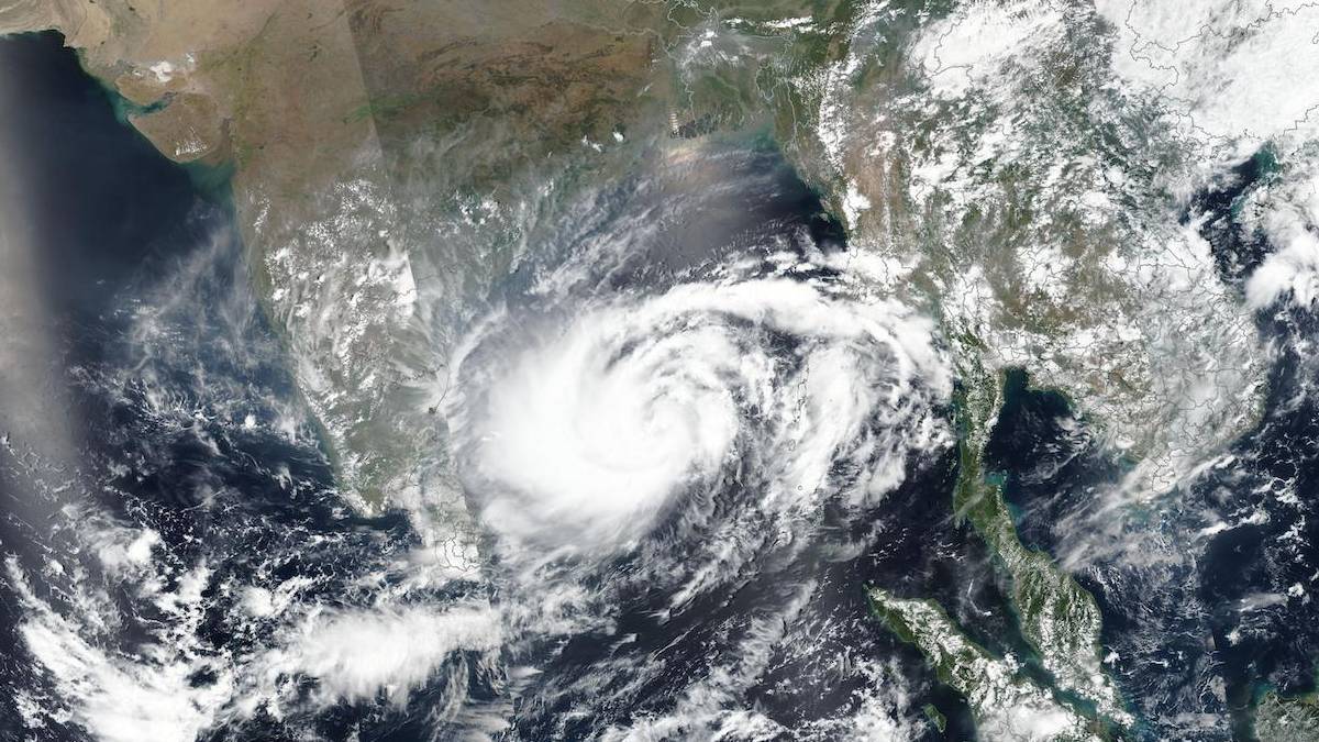 Storm Over the Bay: Bengal on Alert as Cyclonic System Strengthens