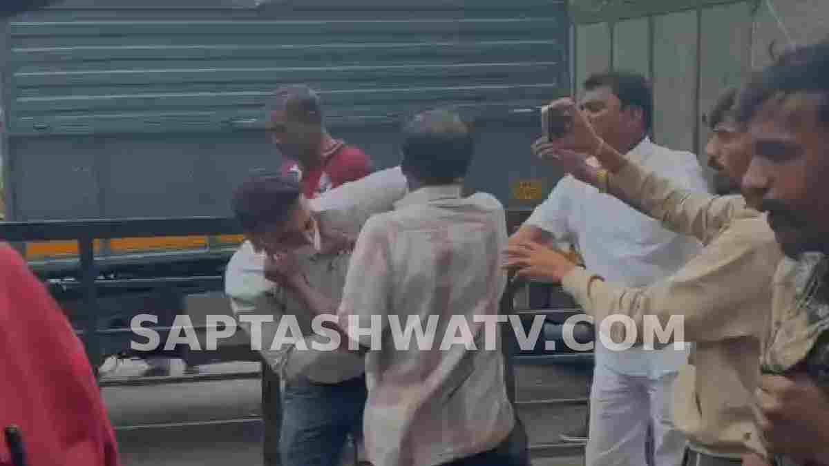 ಶಿವಾಜಿನಗರದಲ್ಲಿ ಕ್ರೂ*ರತನ - ಬಿಬಿಎಂಪಿ ತೆರವು ಸಿಬ್ಬಂದಿ ಮೇಲೆ ಪ್ರಾಣಾಂತಿಕ ದಾಳಿ!!