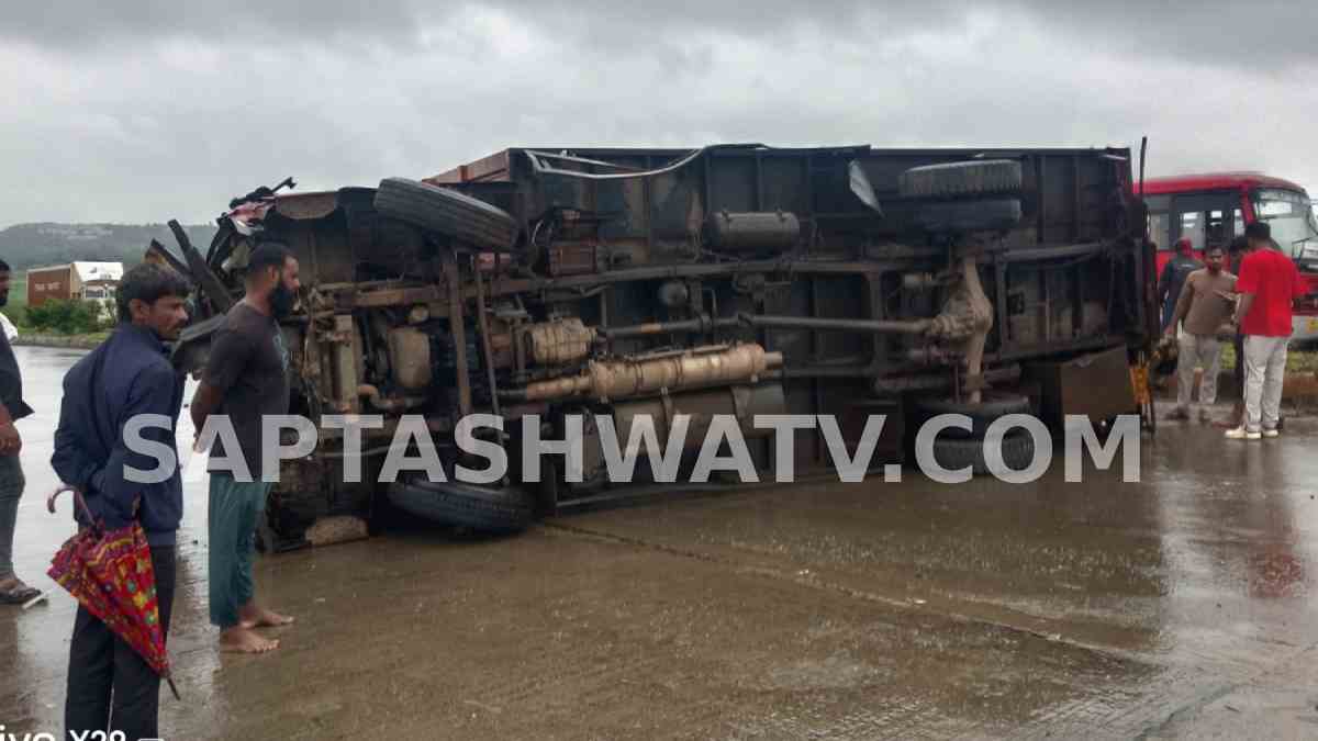 Truck Overturns Near Badekola Math, Traffic Hit on Pune-Bengaluru Highway