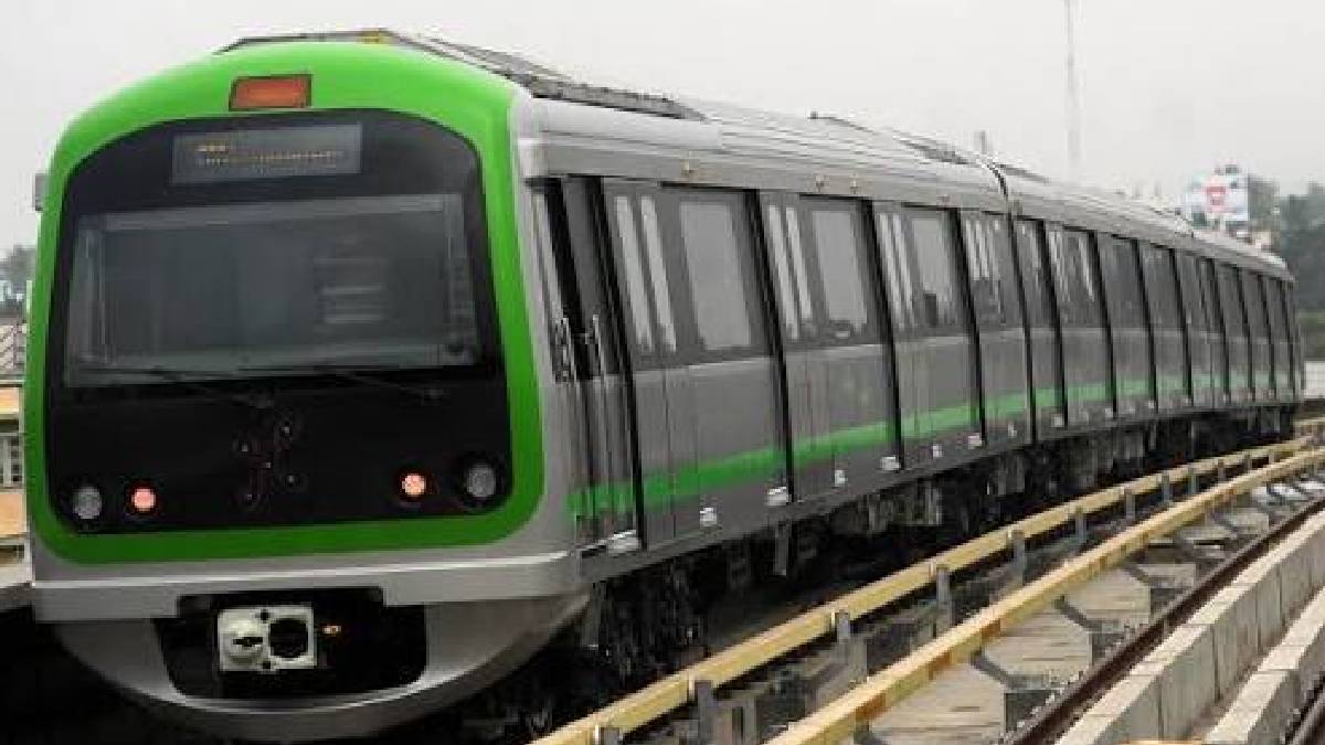 Bengaluru Metro Horror Averted: Alert Loco Pilot Saves Woman Seconds Before Train Reaches Her