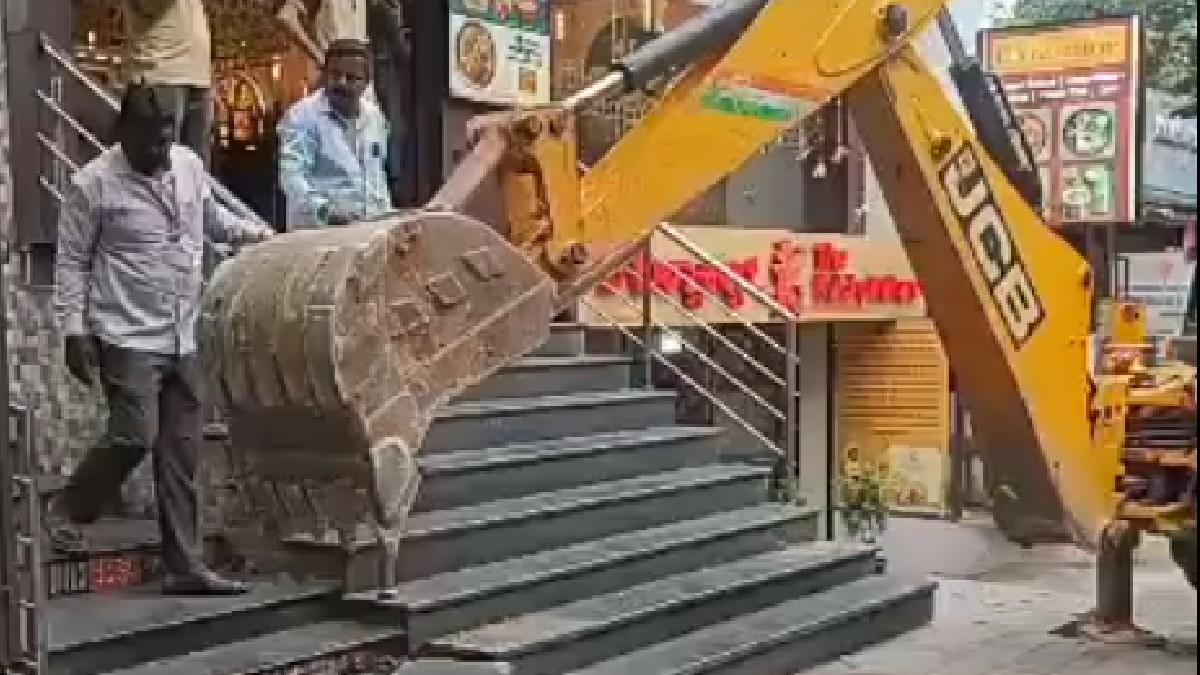 Bengaluru Plans No-Vending Zones Across 1,500 km of Major Roads to Create Safer Footpaths