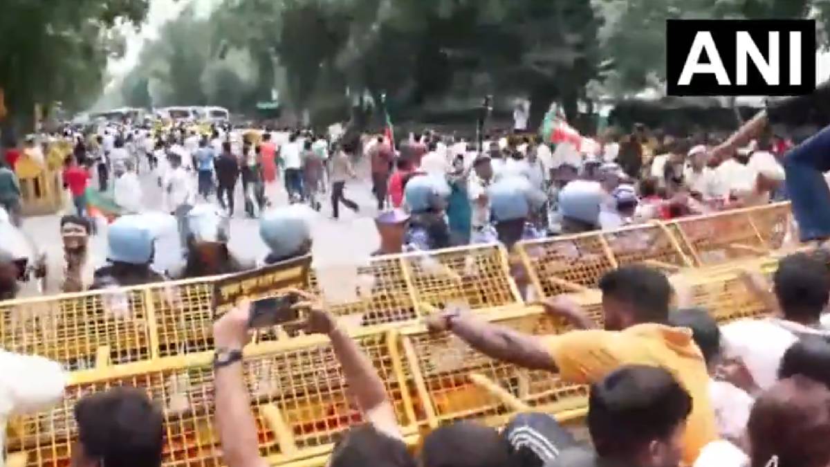 BJP Protest Over Alleged Punjab Paper Leak Turns Tense Outside AAP Office in Delhi