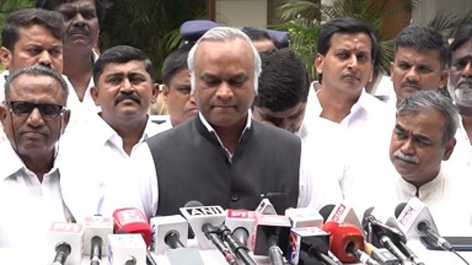 ರೈತರ ಸಾಲ ಮನ್ನಾ ರಾಜಕೀಯ ತಾರಕಕ್ಕೆ - ಬಿಜೆಪಿಯವರ ವಿರುದ್ಧ ಕಿಡಿಕಾರಿದ ಸಚಿವ ಪ್ರಿಯಾಂಕ್ ಖರ್ಗೆ!!
