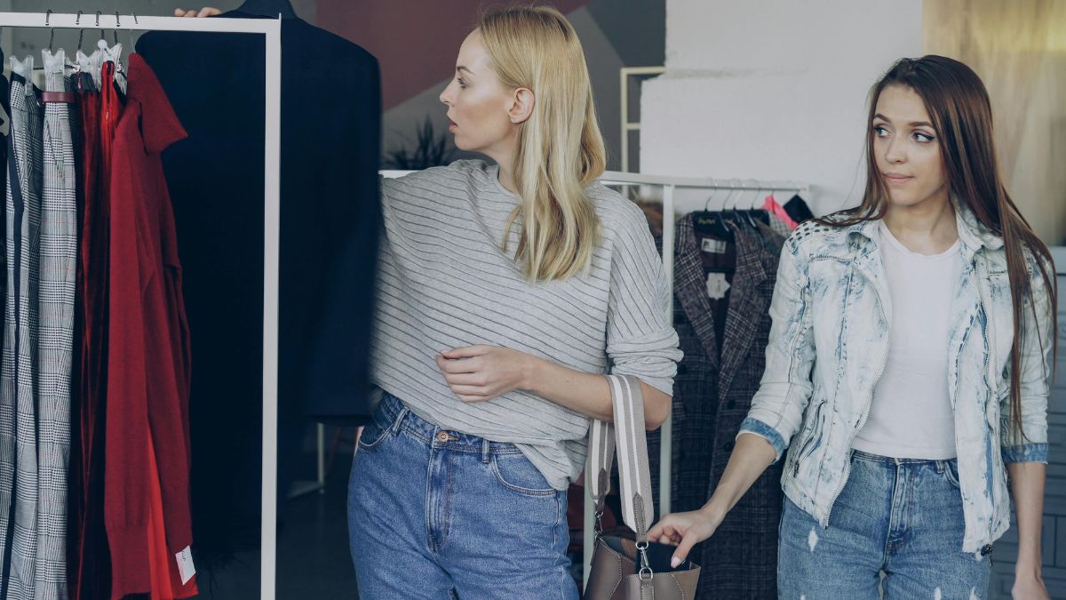 How to Look Stylish in Women’s Casual Clothing Without Looking Sloppy