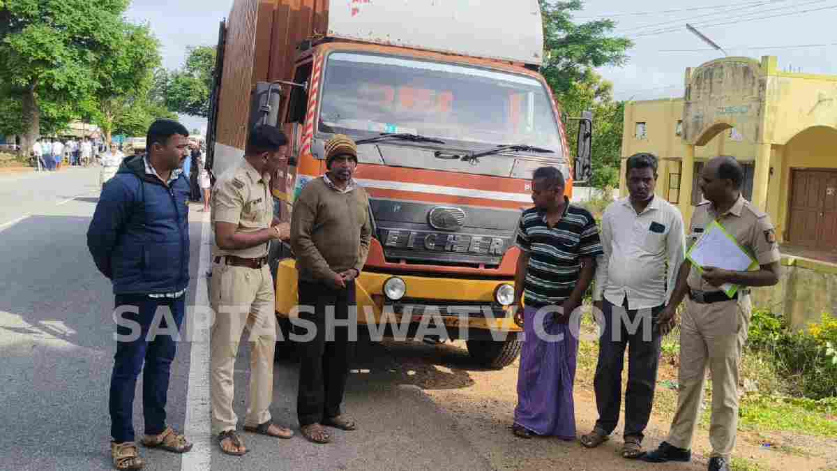 ನಂಜನಗೂಡು - 60ಕ್ಕೂ ಹೆಚ್ಚು ಜಾನುವಾರು ರಕ್ಷಣೆ; ಕಸಾಯಿಖಾನೆಗೆ ಅಕ್ರಮ ಸಾಗಾಟ ತಡೆದ ದೊಡ್ಡಕವಲಂದೆ ಪೊಲೀಸರು!!