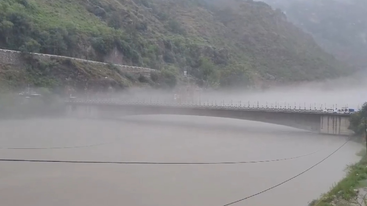 Chenab River Swells 35 Feet, Crosses Danger Mark in Jammu and Kashmir