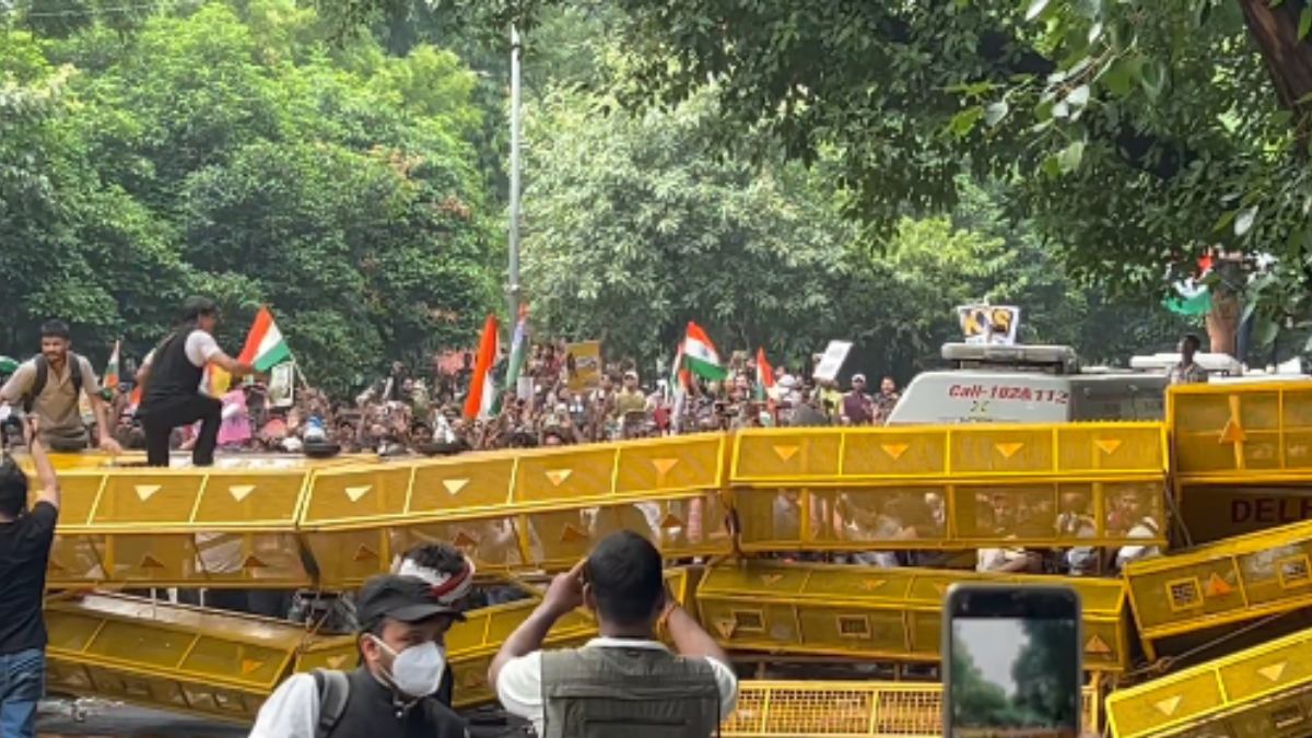 Delhi Police Rush Reinforcements as Around 10,000 Gather for CJP Protest at Jantar Mantar