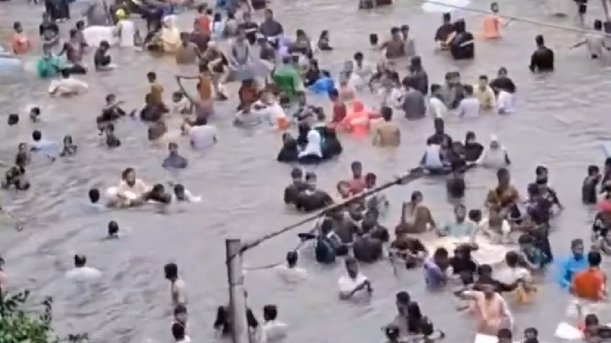Monsoon Rains Drench Delhi-NCR, Bringing Much-Needed Relief but Triggering Waterlogging and Traffic Chaos