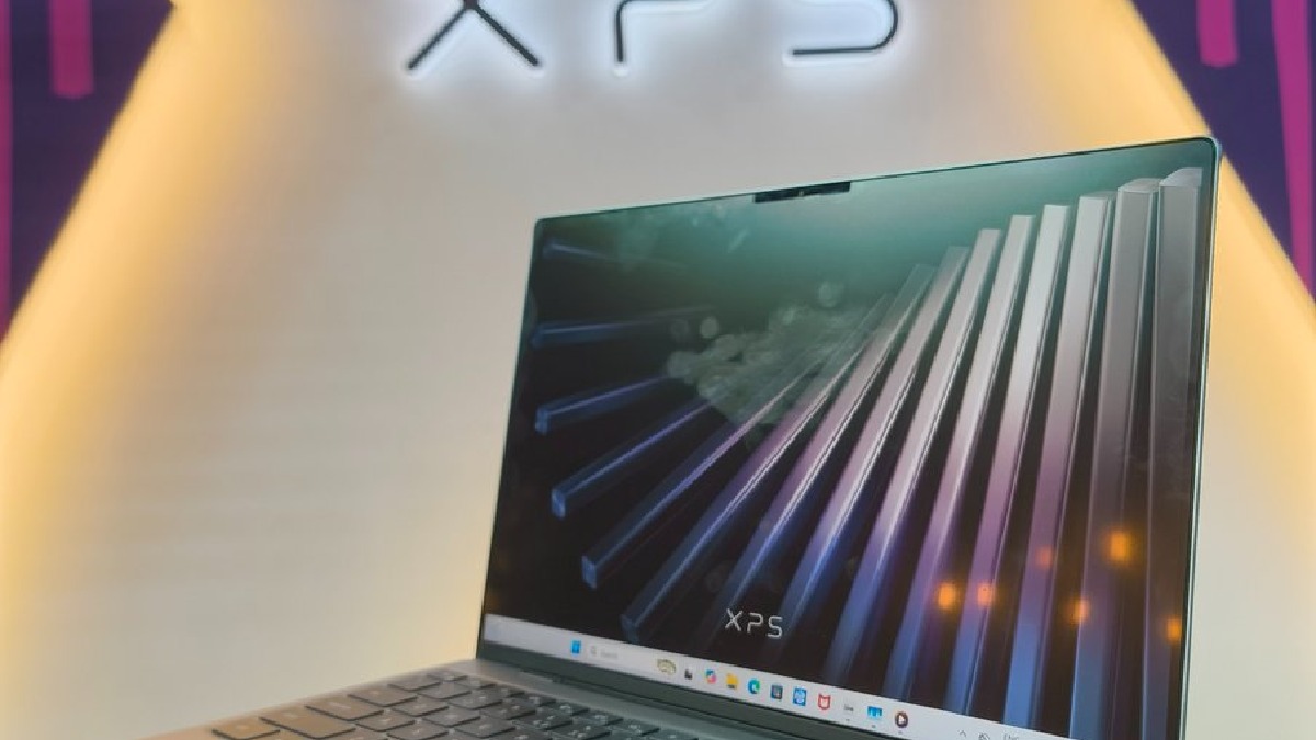 Dell XPS 13 laptop showcased during the official launch event | Photo Credit: https://x.com/beebomgaming