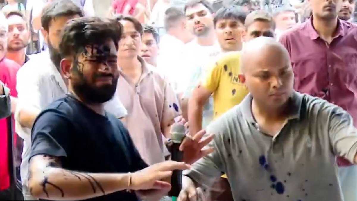 Woman Throws Ink-Like Liquid at CJP Founder Abhijeet Dipke During Jantar Mantar Protest Amid NEET Row