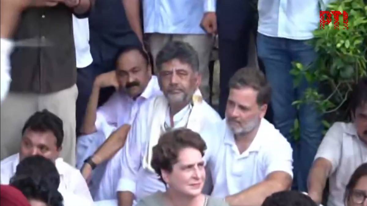 D.K. Shivakumar Joins Rahul Gandhi at Congress Protest in Delhi