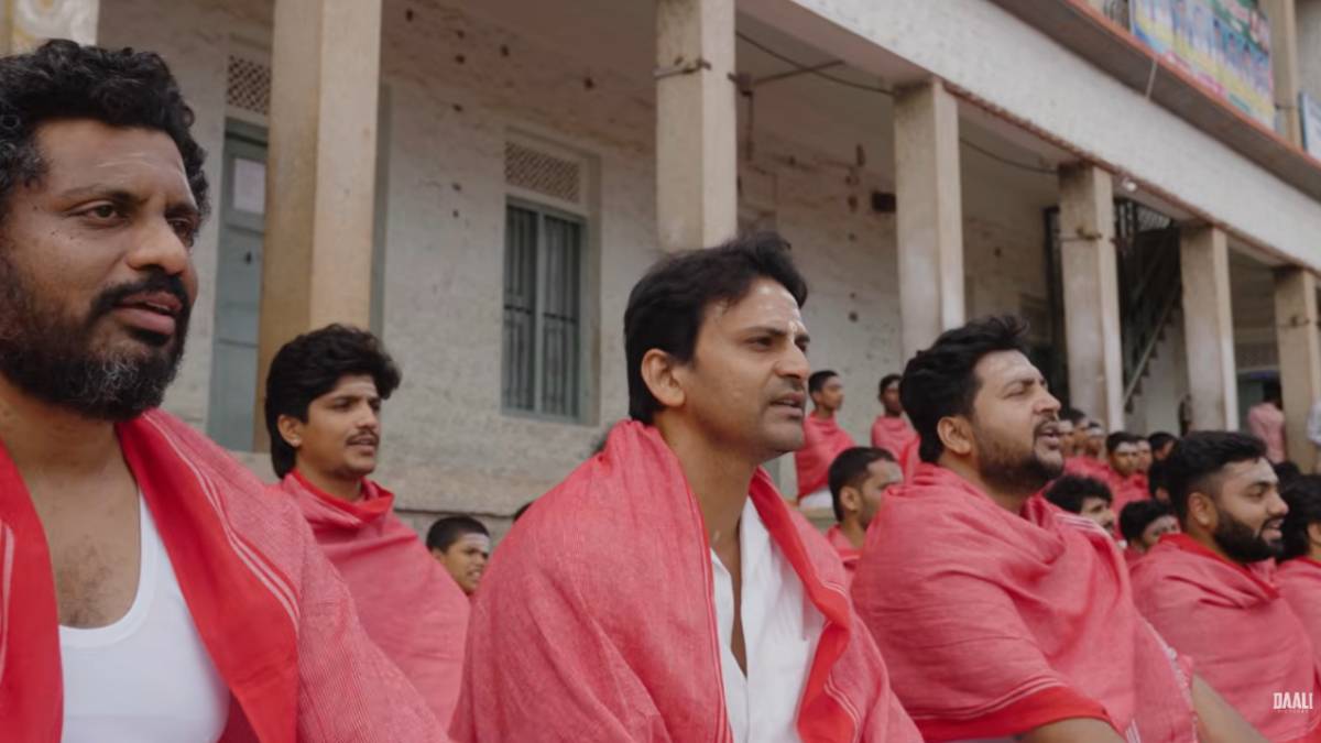 ಸಿದ್ದಗಂಗಾ ಮಠದ ದೈವಿಕ ಪರಿಸರದಲ್ಲಿ ಮೂಡಿಬಂತು ‘ಮದರ್ ಪ್ರಾಮಿಸ್’ ಚಿತ್ರದ ಪ್ರಾರ್ಥನಾ ಗೀತೆ - ಧನಂಜಯ ಅವರ ಹೊಸ ಮ್ಯಾಜಿಕ್!!