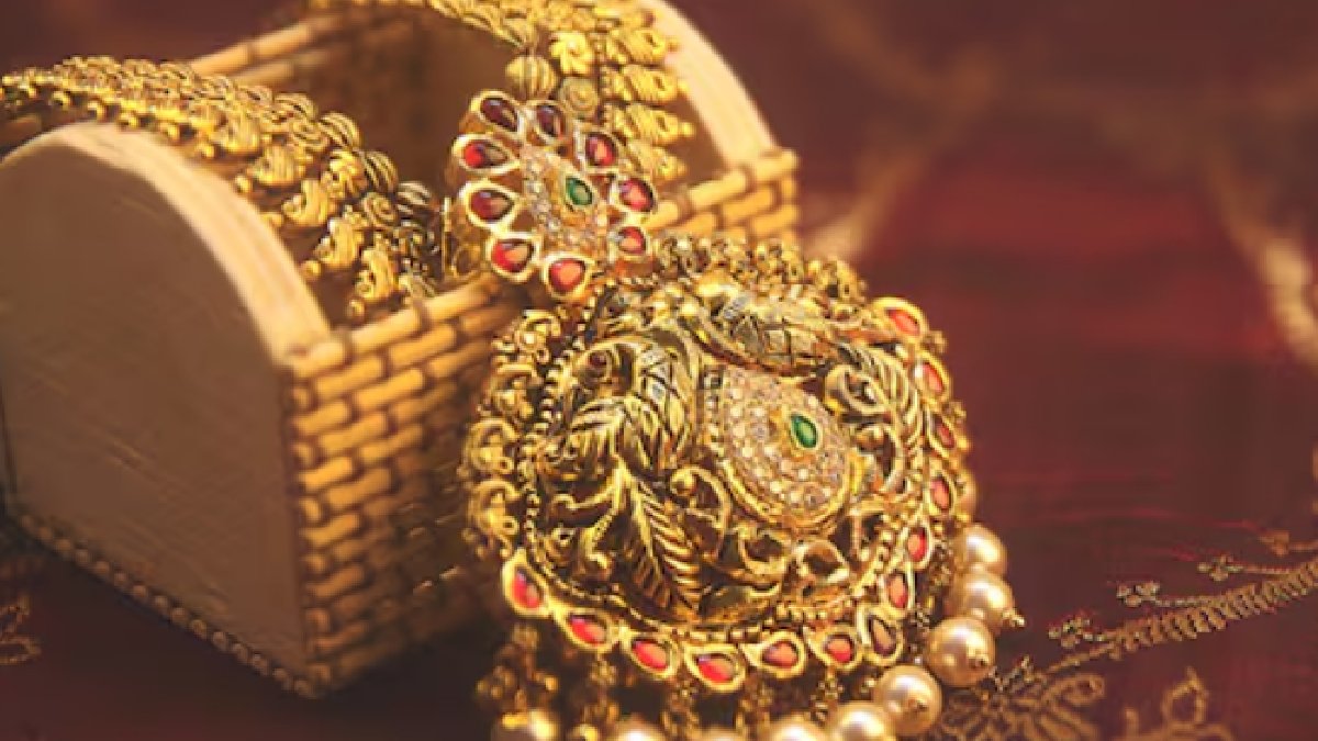 Dubai Gold Prices Drop Below Dh500 After Sharp Midweek Surge; 24K Rate Falls to Dh496.25
