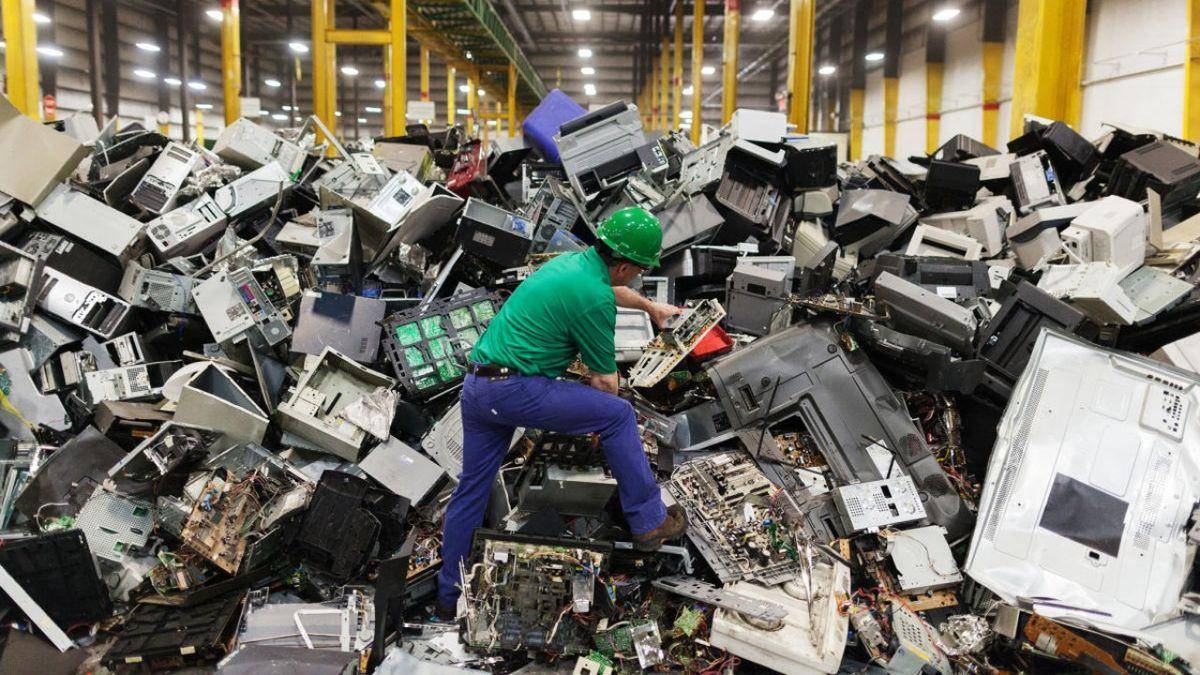 From Trash to Treasure: How Delhi Is Turning India’s E-Waste Crisis Into a Billion-Dollar Opportunity