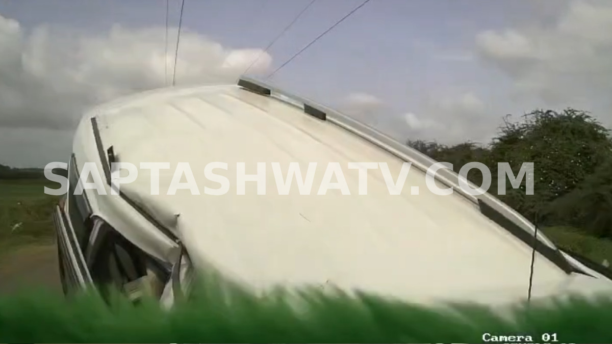 Gadag Highway Accident: Dharwad Prison Warden Dies After Car Crashes Into Truck While Overtaking Tractor