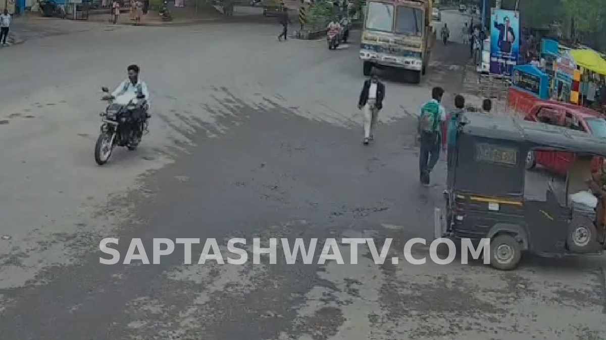 ಪವಾಡ ಸದೃಶ ಸಾ*ವು ಗೆದ್ದು ಬಂದ ಯುವತಿ - ತಿಪಟೂರಿನಲ್ಲಿ ಲಾರಿ ಅಡಿ ಸಿಲುಕಿದರೂ ಬದುಕುಳಿದ ಪಿಯುಸಿ ವಿದ್ಯಾರ್ಥಿನಿ!!