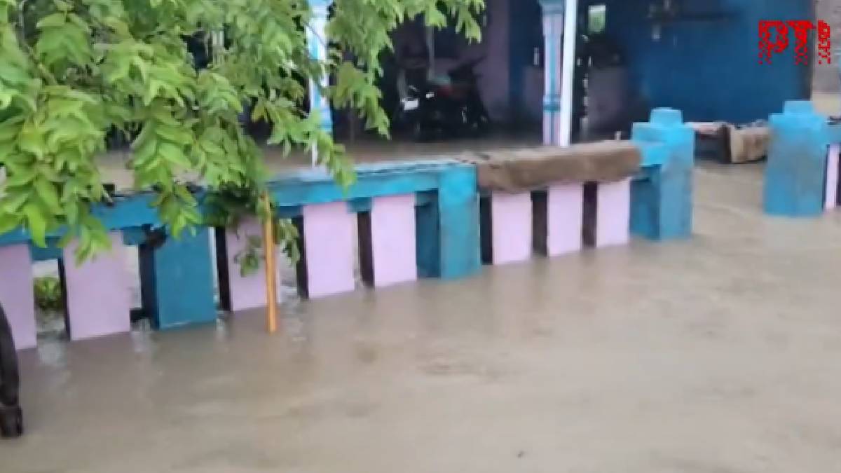 Gujarat Rains: Heavy Downpour Disrupts Life in Patan's Santalpur Taluka | Photo Credit: https://x.com/PTI_News