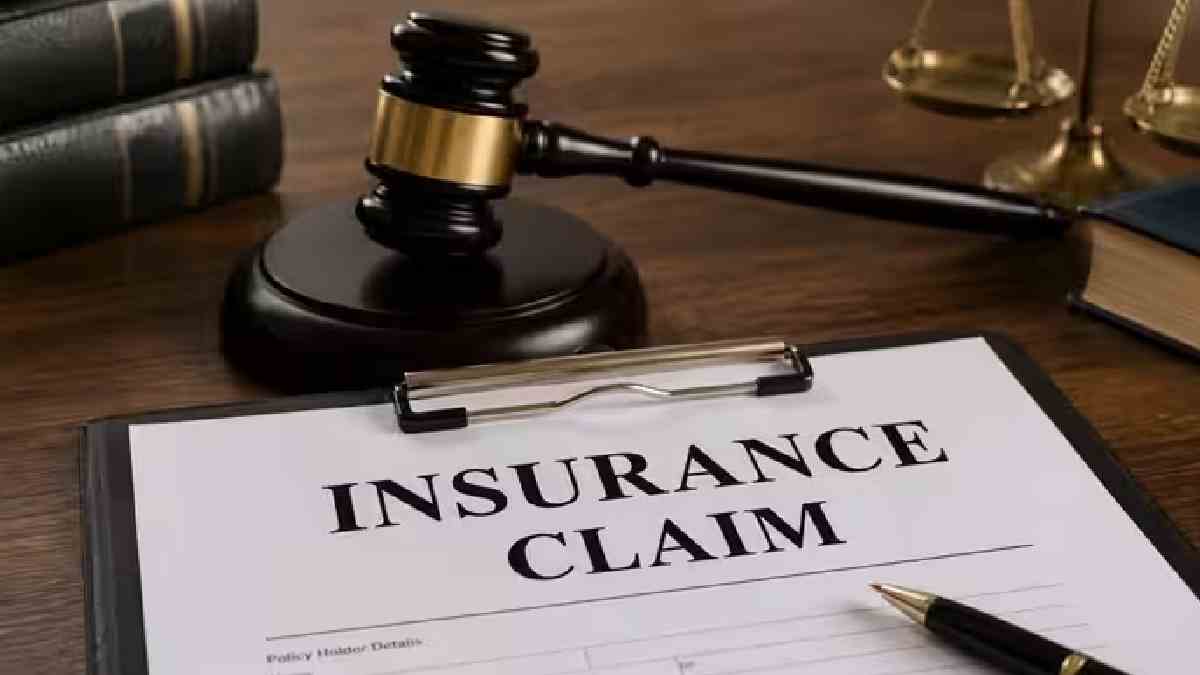 Bengaluru Consumer Court Gives Big Relief in Health Insurance Claim Dispute | Photo Credit: AI