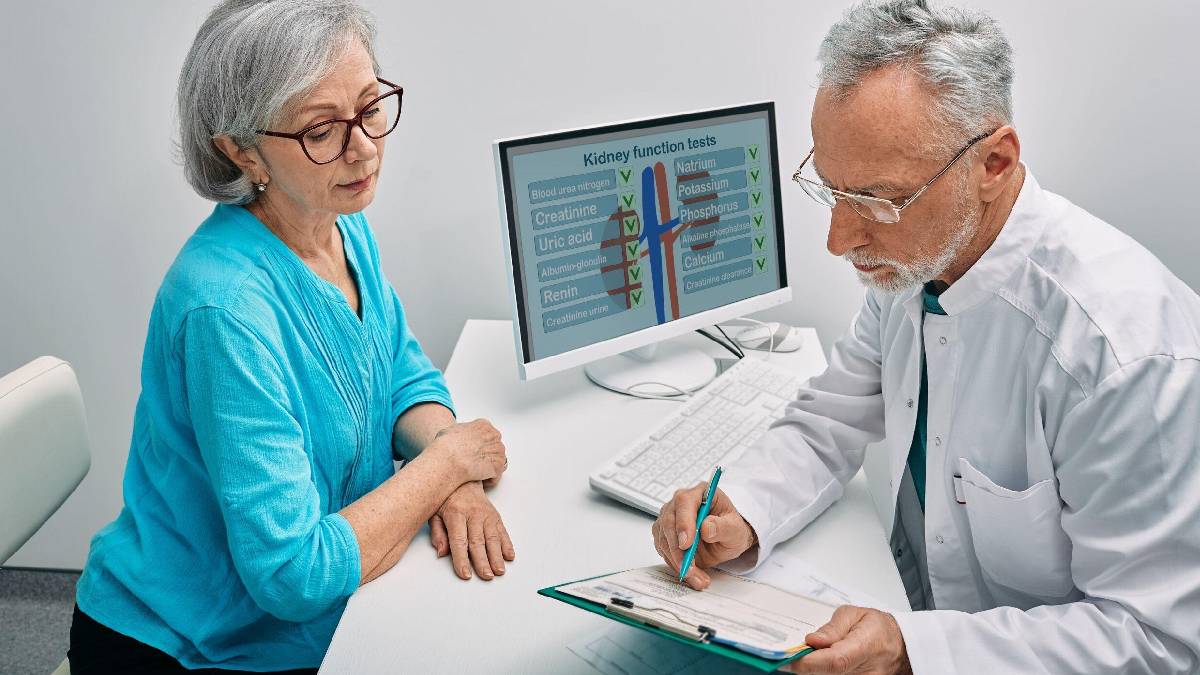 Doctor reviewing kidney health report with patient | Photo Credit: https://www.instagram.com
