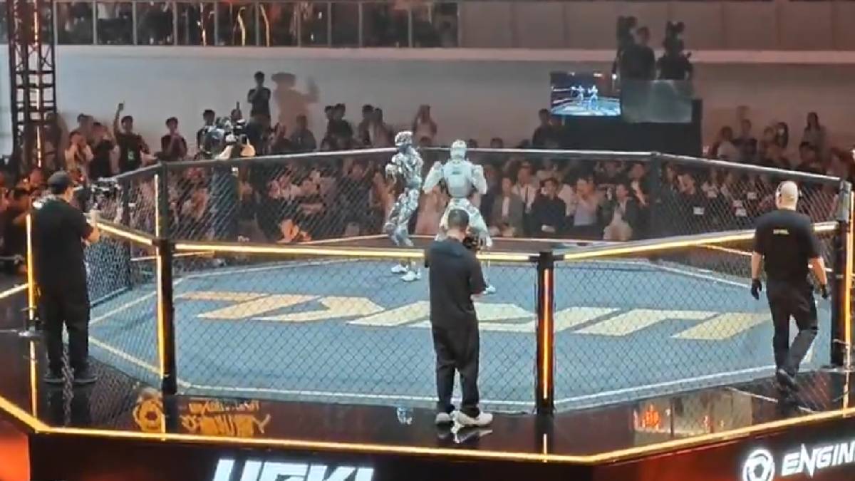 China Hosts the World’s First Humanoid Robot MMA Event