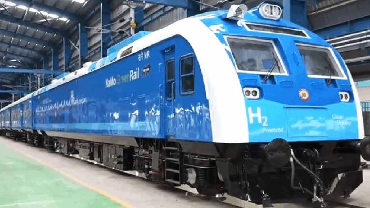 India Flags Off Its First Hydrogen Train: A New Era of Clean Rail Transportation Begins