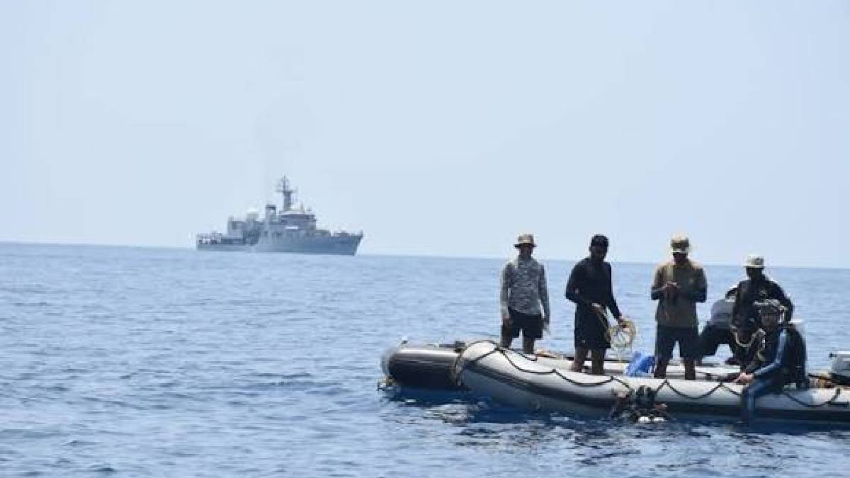 Visakhapatnam Fishermen Tragedy  Navy Pulls One to Safety  Massive Search Launched for Six Others