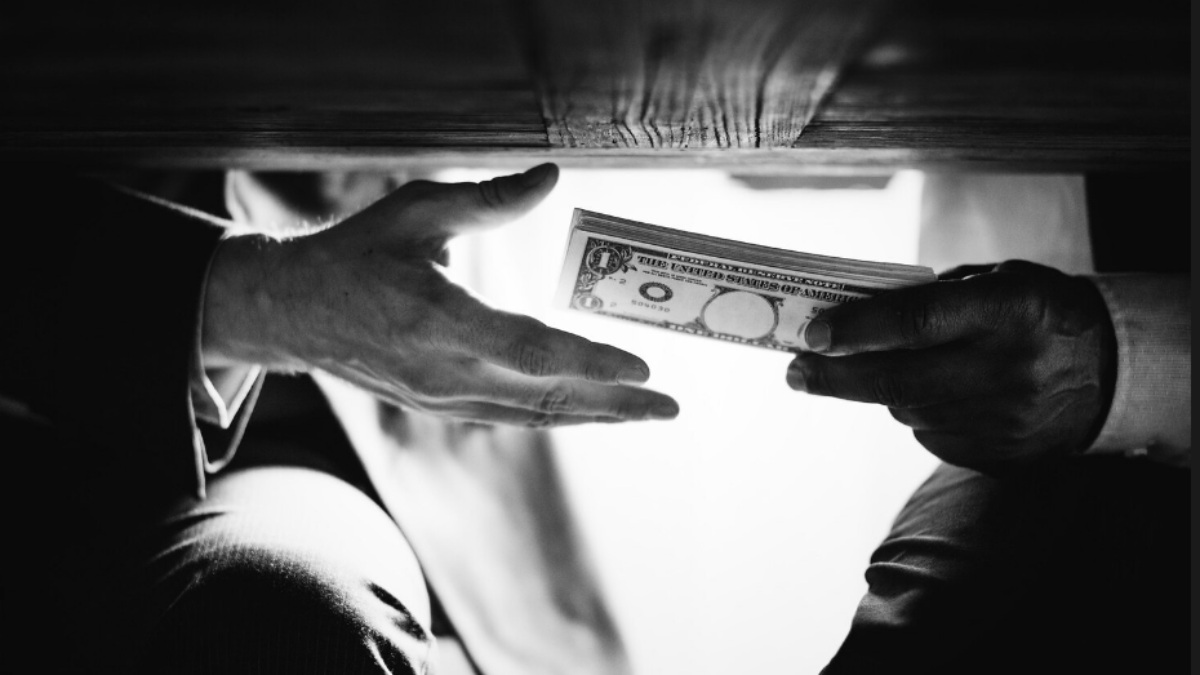 Three Arrested, Including Woman Police Constable, in ₹8.17 Crore Investment Fraud Case