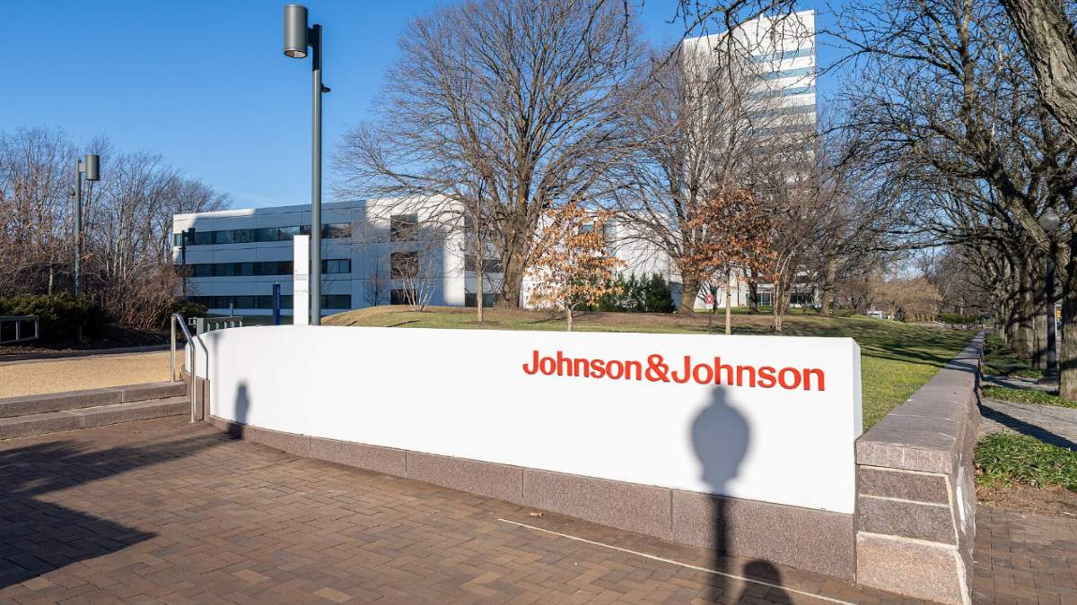 Talc Lawsuits: Johnson & Johnson Agrees to $5.5 Billion Settlement Proposal to Cancer Lawsuits