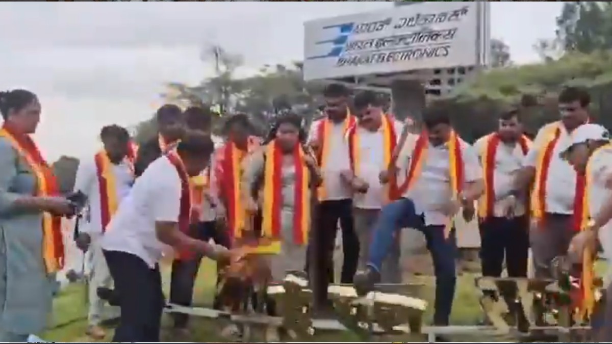 Karnataka Rakshana Vedike Removes Hindi Signboard at BEL Circle in Bengaluru