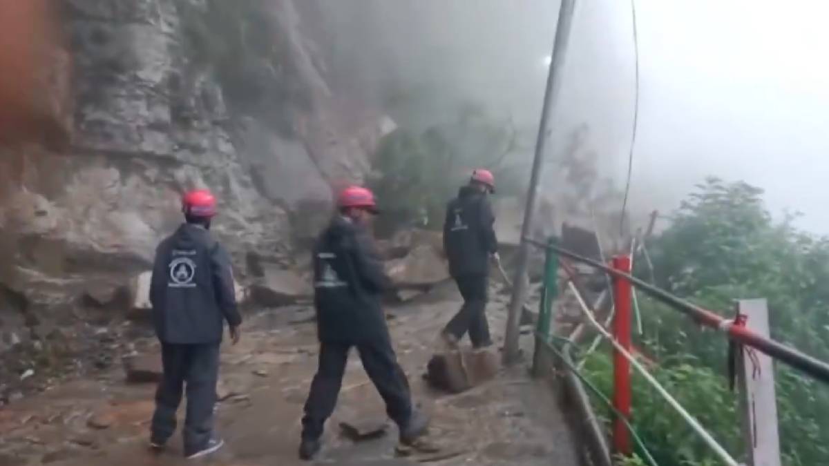 Landslide Disrupts Kedarnath Yatra Route in Rudraprayag, Restoration Work Underway