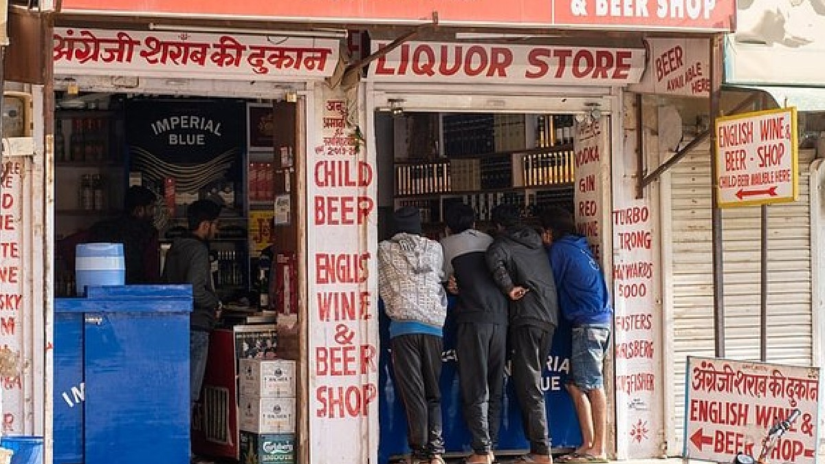 Delhi liquor shop closes by 8pm | Photo Credit: https://x.com/plus_right