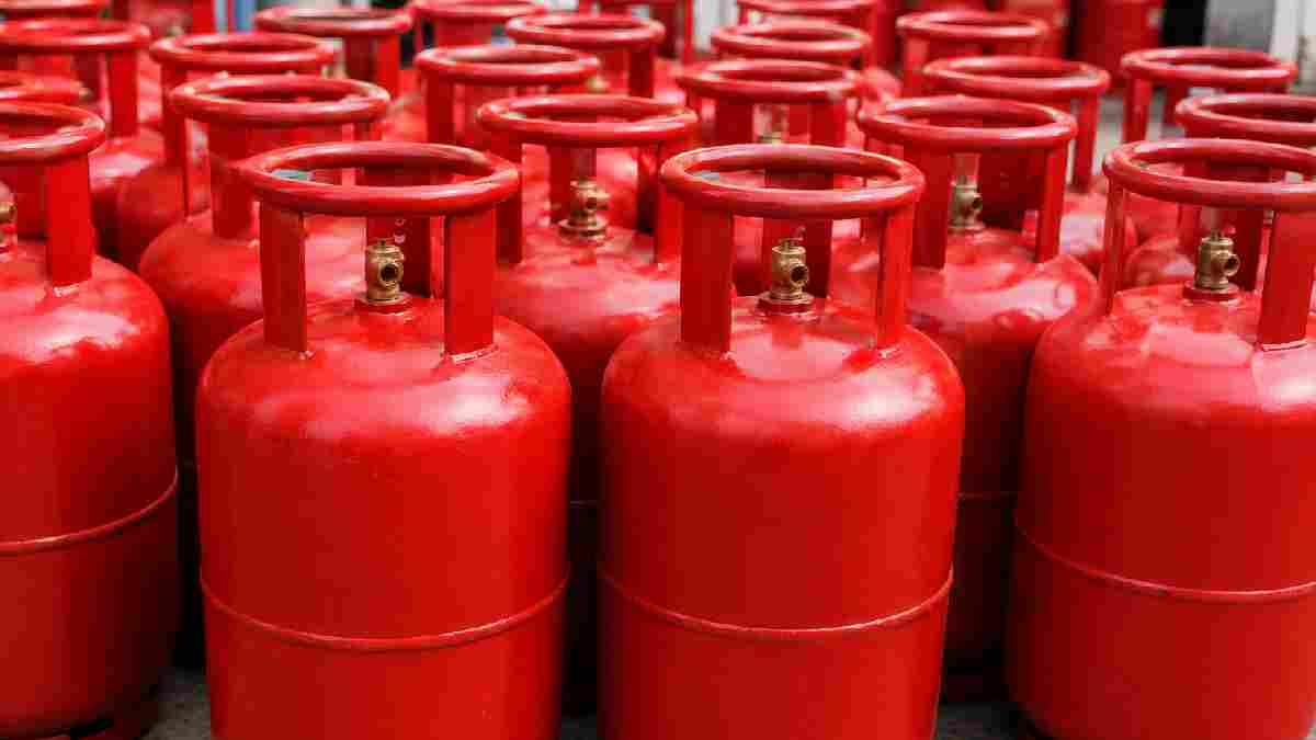 Thanjavur Tragedy: LPG Cylinder Explosion During Hut Fire Leaves 10 Seriously Injured, Including Teen Girl
