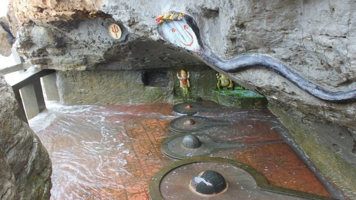 ಅರಬ್ಬೀ ಸಮುದ್ರದ ಅಲೆಗಳಿಂದಲೇ ದಿನವೂ ಶಿವಾಭಿಷೇಕ - ಗುಜರಾತ್‌ನ ಈ ಪವಾಡ ದೇವಾಲಯದ ರಹಸ್ಯ ಇಲ್ಲಿದೆ ನೋಡಿ!!