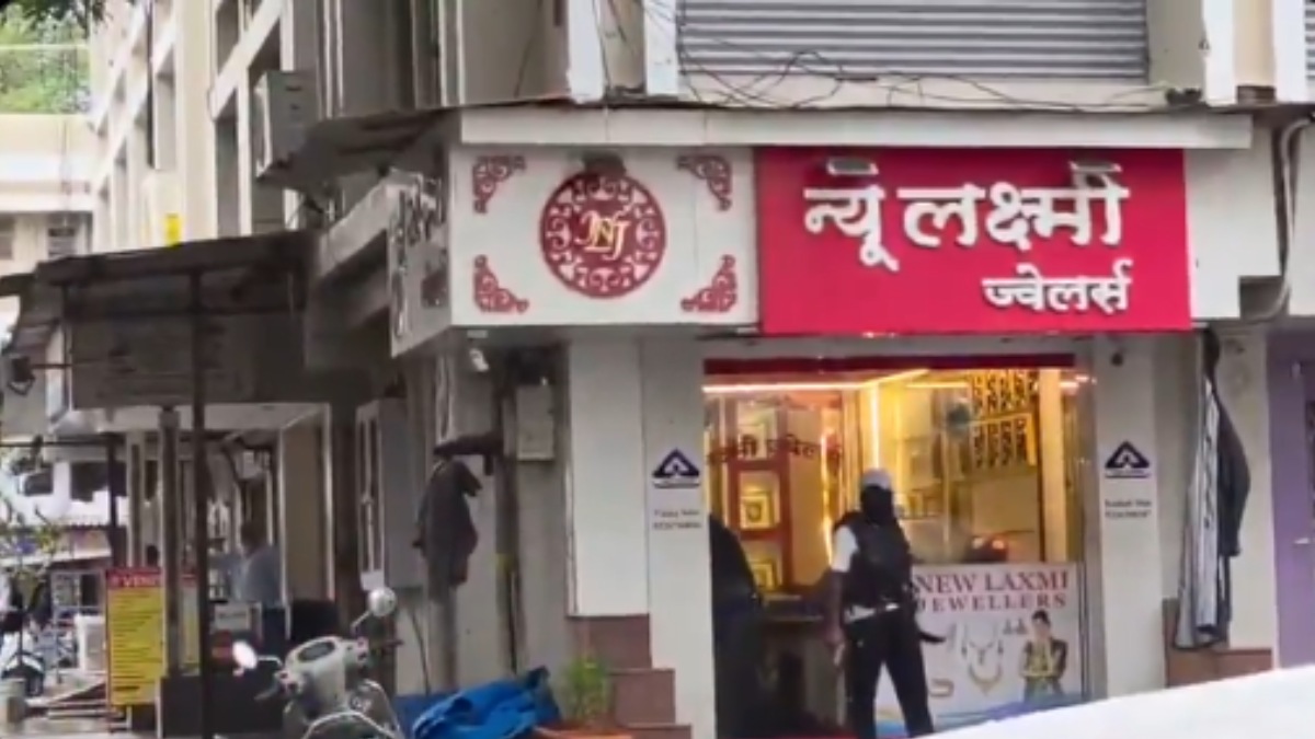 Three Armed Men Carry Out Daylight Robbery at Jewellery Shop in Maharashtra's Palghar, Police Launch Hunt